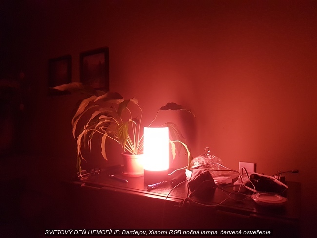 Svetový deň hemofílie: Bardejov, Xiaomi RGB nočná lampa, červené osvetlenie