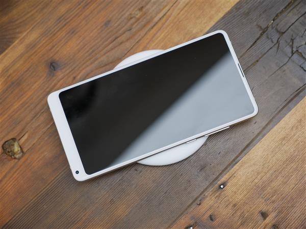 Xiaomi Mi Mix 2S: bezdrôtové nabíjanie