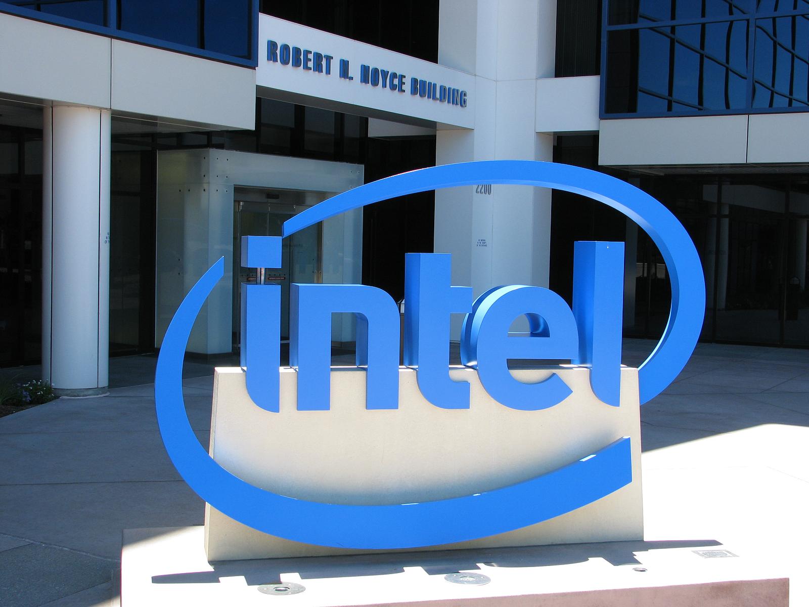 Intel čakajú problémy: Výrobca procesorov má na krku žaloby, môže za to kritická chyba!