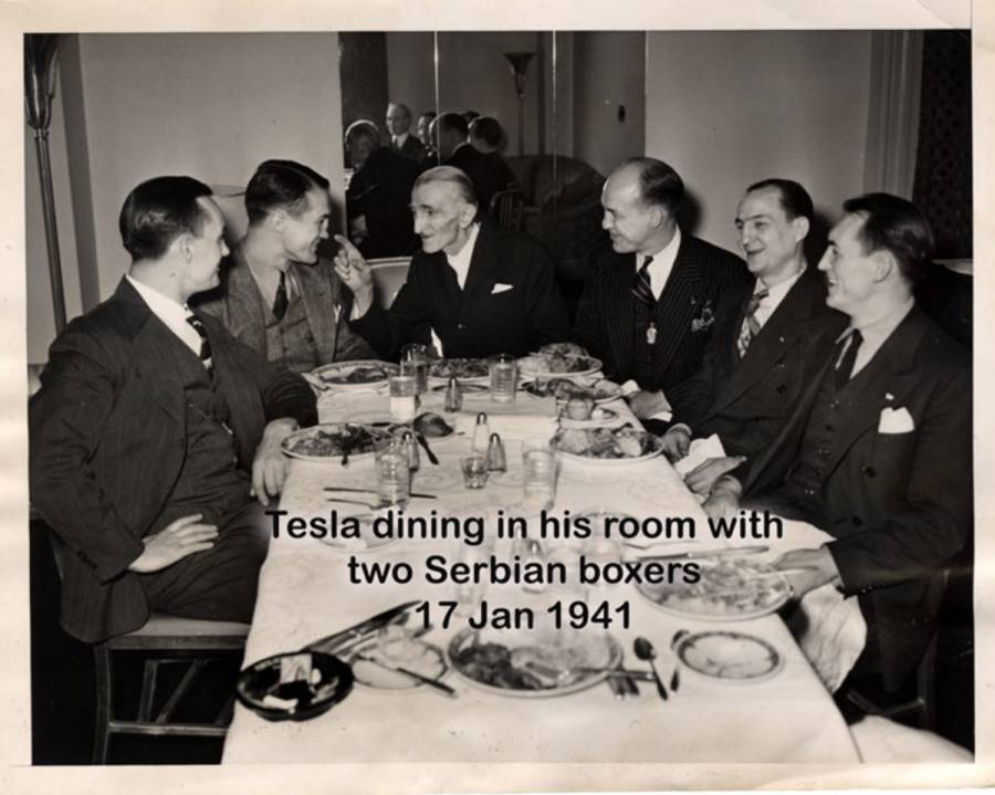large_new-yorker-nikola-tesla-and-the-new-yorker-hotel-boxers.jpg
